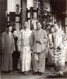 1954年9月毛泽东会见西藏宗教领袖达赖喇嘛•丹增嘉措、班禅额尔德尼•确吉坚赞