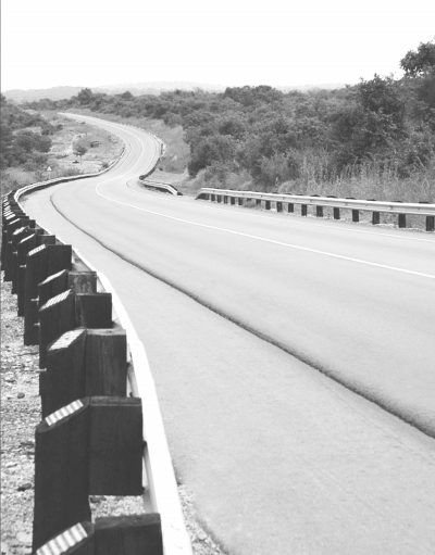 坦桑尼亚112公里公路