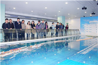 20130424第一、五研究室调研组赴上海市调研时，参观上海洋山港.jpg